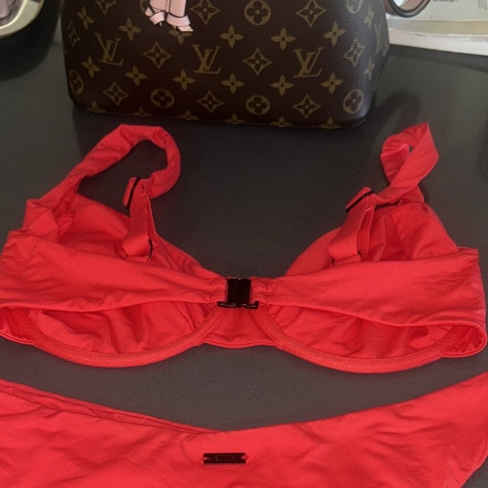 Vetchy Laguna Bikini Top, MDD+ - Picture 2 of 3
